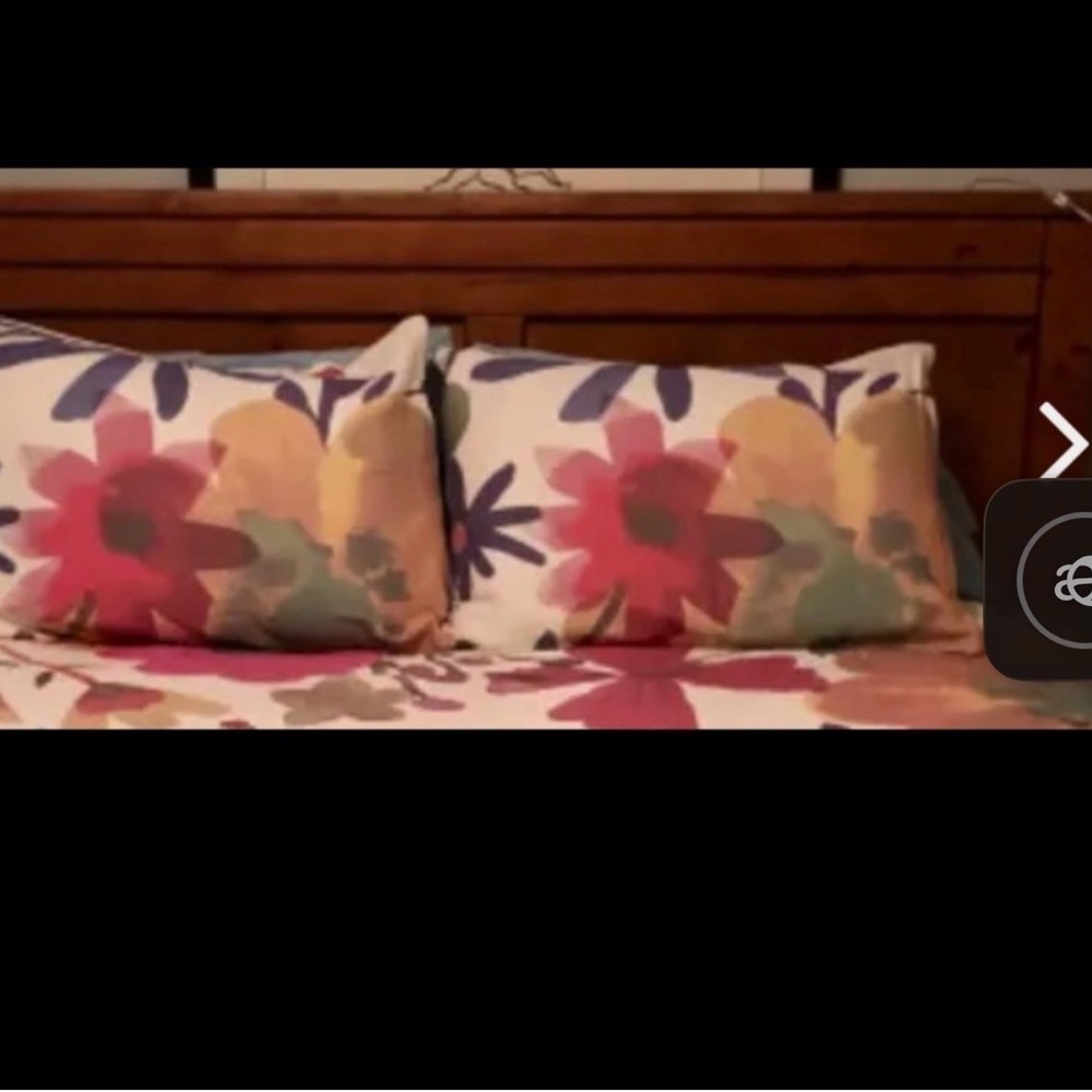 Floral Patterned pillow shams - Picture 6 of 6